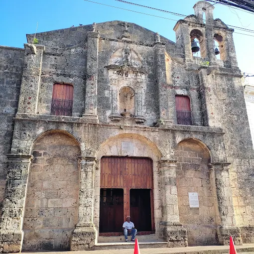 Solemne procesión del Cristo atado a la columna y La Macarena